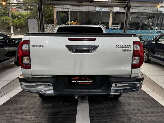 TOYOTA-HILUX-2.8 D-4D TURBO DIESEL CD SRX 4X4 AUTOMÁTICO TOYOTA-HILUX-2020