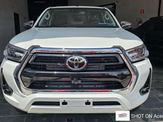 TOYOTA-HILUX-2.8 D-4D TURBO DIESEL CD SRX 4X4 AUTOMÁTICO TOYOTA-HILUX-2026