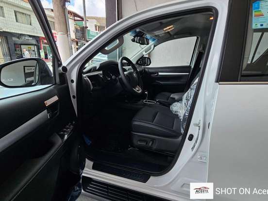TOYOTA-HILUX-2.8 D-4D TURBO DIESEL CD SRX 4X4 AUTOMÁTICO TOYOTA-HILUX-2026