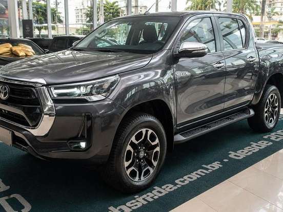 TOYOTA-HILUX-2.8 D-4D TURBO DIESEL CD SRX 4X4 AUTOMÁTICO TOYOTA-HILUX-2023