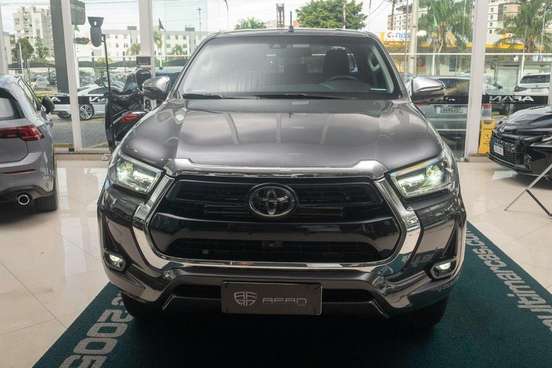 TOYOTA-HILUX-2023