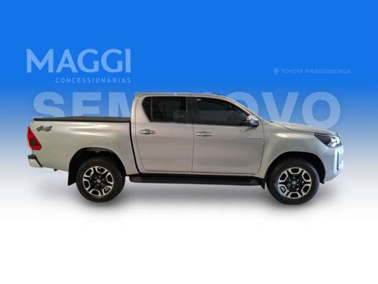 TOYOTA-HILUX-2.8 D-4D TURBO DIESEL CD SRX 4X4 AUTOMÁTICO TOYOTA-HILUX-2022