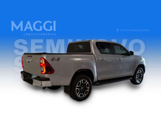 TOYOTA-HILUX-2.8 D-4D TURBO DIESEL CD SRX 4X4 AUTOMÁTICO TOYOTA-HILUX-2022