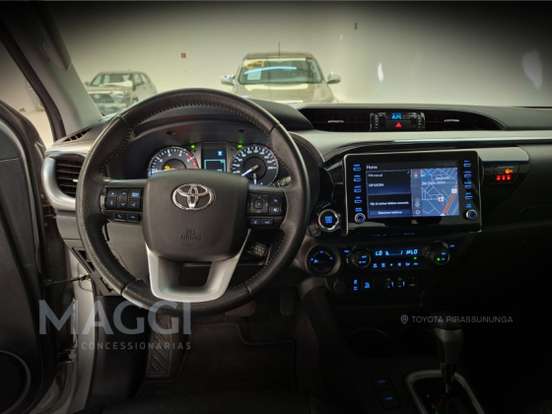 TOYOTA-HILUX-2022