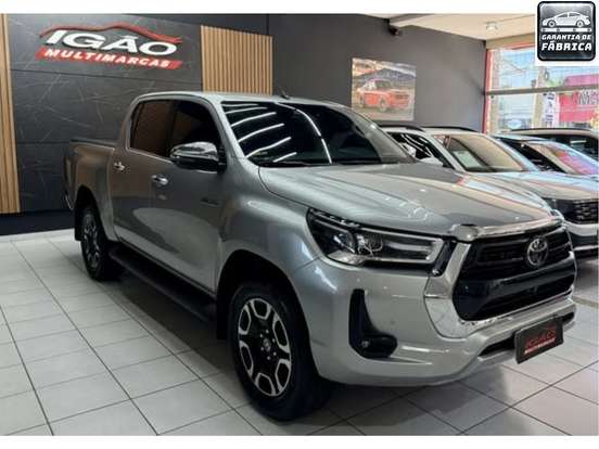 TOYOTA-HILUX-2022