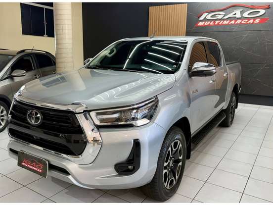 TOYOTA-HILUX-2022
