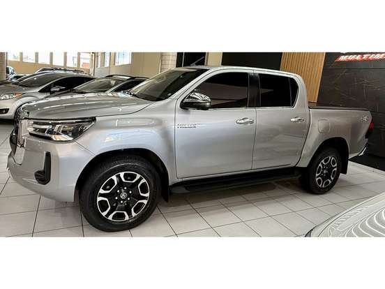 TOYOTA-HILUX-2022