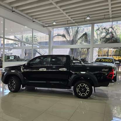 TOYOTA-HILUX-2022
