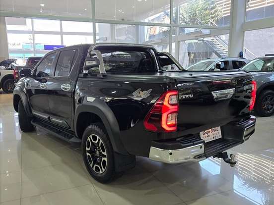 TOYOTA-HILUX-2.8 D-4D TURBO DIESEL CD SRX LIMITED 4X4 AUTOMÁTICO TOYOTA-HILUX-2022