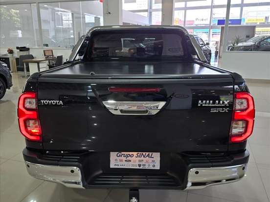 TOYOTA-HILUX-2.8 D-4D TURBO DIESEL CD SRX LIMITED 4X4 AUTOMÁTICO TOYOTA-HILUX-2022