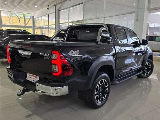 TOYOTA-HILUX-2.8 D-4D TURBO DIESEL CD SRX LIMITED 4X4 AUTOMÁTICO TOYOTA-HILUX-2022