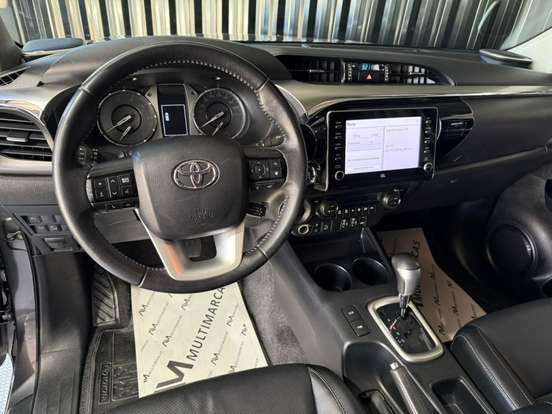 TOYOTA-HILUX-2.8 D-4D TURBO DIESEL CD SRX LIMITED 4X4 AUTOMÁTICO TOYOTA-HILUX-2022