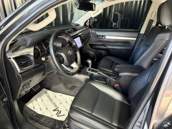 TOYOTA-HILUX-2022