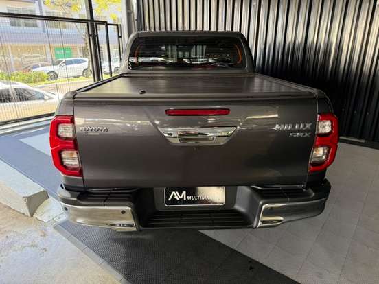 TOYOTA-HILUX-2.8 D-4D TURBO DIESEL CD SRX LIMITED 4X4 AUTOMÁTICO TOYOTA-HILUX-2022