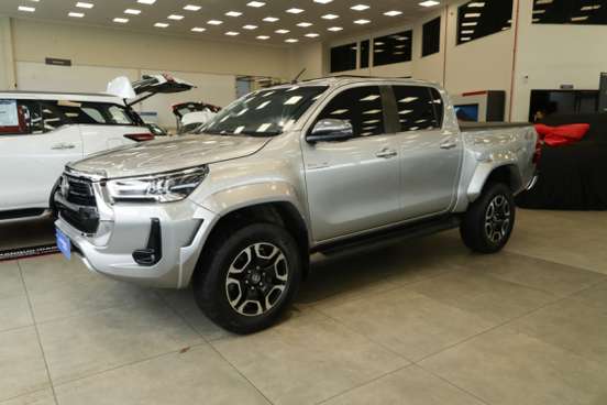 TOYOTA-HILUX-2024