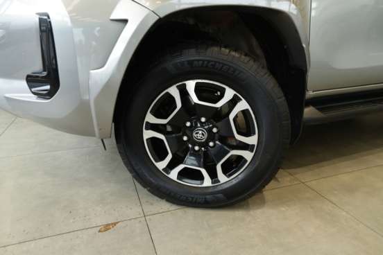 TOYOTA-HILUX-2024