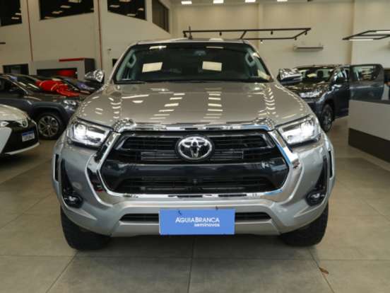 TOYOTA-HILUX-2.8 D-4D TURBO DIESEL CD SRX PLUS 4X4 AUTOMÁTICO TOYOTA-HILUX-2024