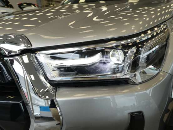 TOYOTA-HILUX-2.8 D-4D TURBO DIESEL CD SRX PLUS 4X4 AUTOMÁTICO TOYOTA-HILUX-2024