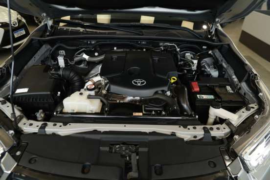 TOYOTA-HILUX-2024