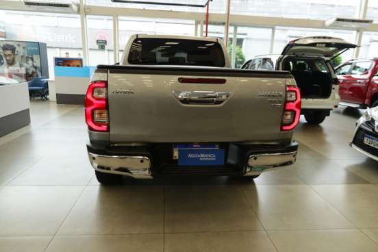 TOYOTA-HILUX-2024