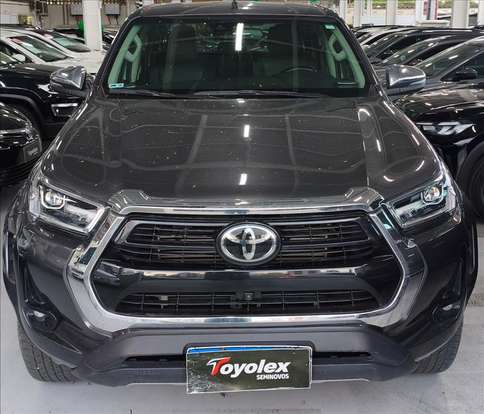 TOYOTA-HILUX-2023