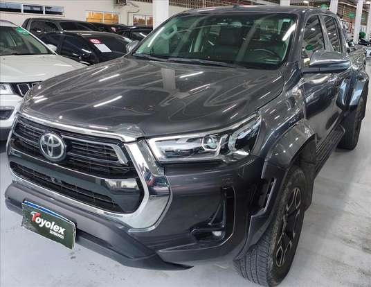 TOYOTA-HILUX-2023