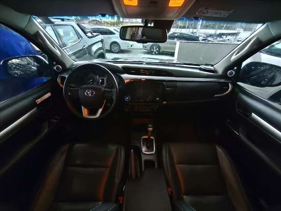 TOYOTA-HILUX-2023