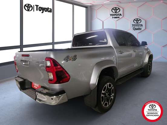 TOYOTA-HILUX-2.8 D-4D TURBO DIESEL CD SRX PLUS 4X4 AUTOMÁTICO TOYOTA-HILUX-2024