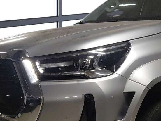 TOYOTA-HILUX-2.8 D-4D TURBO DIESEL CD SRX PLUS 4X4 AUTOMÁTICO TOYOTA-HILUX-2024