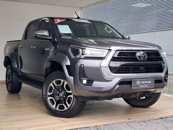 TOYOTA HILUX 2.8 D-4D TURBO DIESEL CD SRX PLUS 4X4 AUTOMÁTICO
