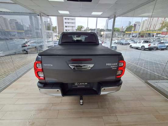TOYOTA-HILUX-2024