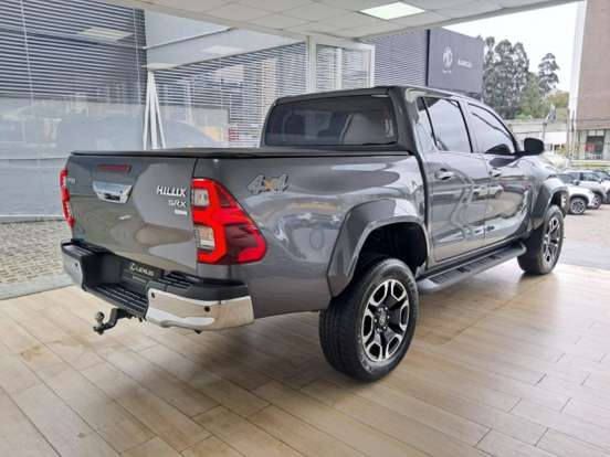 TOYOTA-HILUX-2.8 D-4D TURBO DIESEL CD SRX PLUS 4X4 AUTOMÁTICO TOYOTA-HILUX-2024