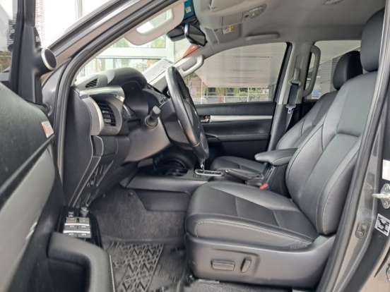 TOYOTA-HILUX-2.8 D-4D TURBO DIESEL CD SRX PLUS 4X4 AUTOMÁTICO TOYOTA-HILUX-2024