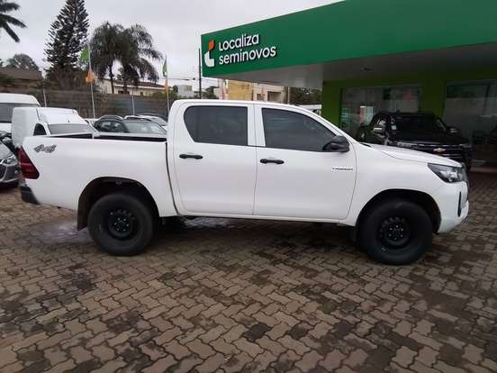 TOYOTA-HILUX-2.8 D-4D TURBO DIESEL CHASSI 4X4 MANUAL TOYOTA-HILUX-2024
