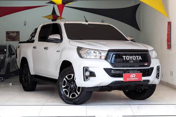 TOYOTA HILUX 2.8 POWER PACK 4X4 CD 16V DIESEL 4P MANUAL