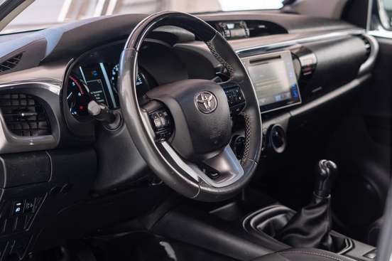 TOYOTA-HILUX-2020