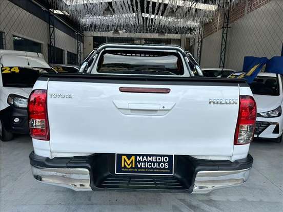 TOYOTA-HILUX-2018