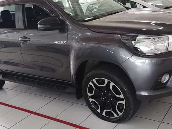 TOYOTA-HILUX-2.8 SR 4X4 CD 16V DIESEL 4P AUTOMÁTICO TOYOTA-HILUX-2018