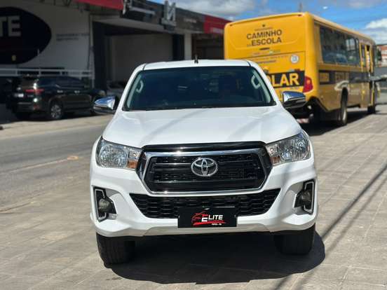 TOYOTA-HILUX-2018