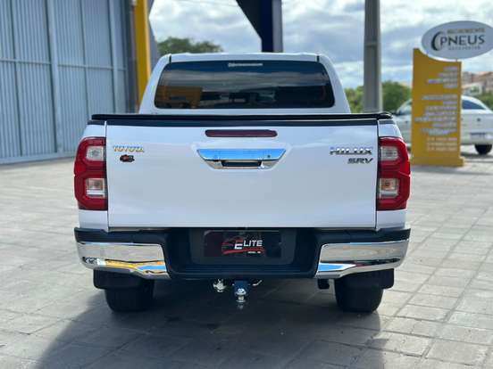 TOYOTA-HILUX-2018