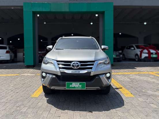 TOYOTA-HILUX-2.8 SRX 4X4 CD 16V DIESEL 4P AUTOMÁTICO TOYOTA-HILUX-2017