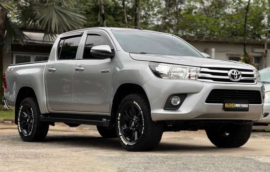 TOYOTA-HILUX-2017