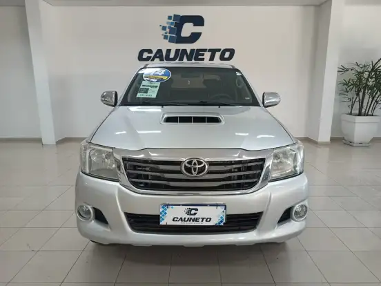 TOYOTA-HILUX-2014