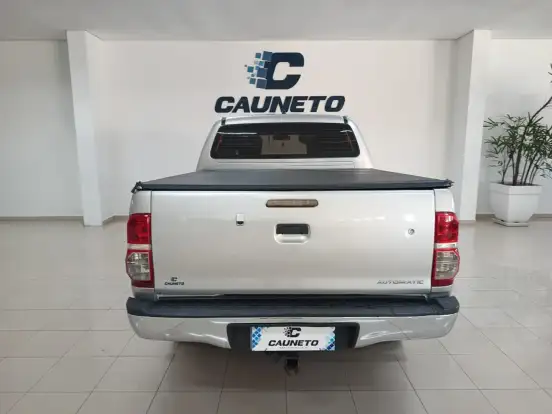 TOYOTA-HILUX-2014