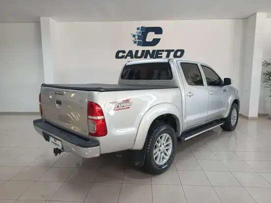 TOYOTA-HILUX-2014