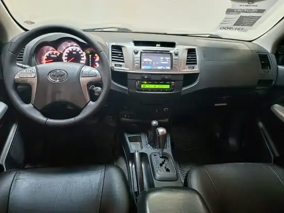 TOYOTA-HILUX-2014