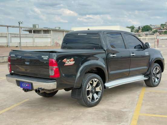TOYOTA-HILUX-3.0 SRV 4X4 CD 16V TURBO INTERCOOLER DIESEL 4P AUTOMÁTICO TOYOTA-HILUX-2012