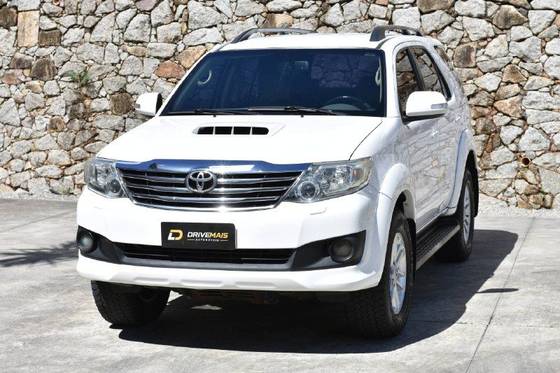 TOYOTA HILUX 3.0 SRV 4X4 CD 16V TURBO INTERCOOLER DIESEL 4P AUTOMÁTICO