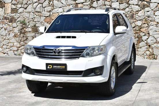 TOYOTA-HILUX-2012