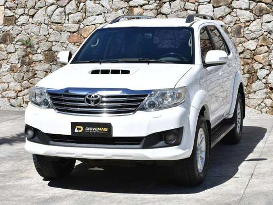 TOYOTA-HILUX-3.0 SRV 4X4 CD 16V TURBO INTERCOOLER DIESEL 4P AUTOMÁTICO TOYOTA-HILUX-2012